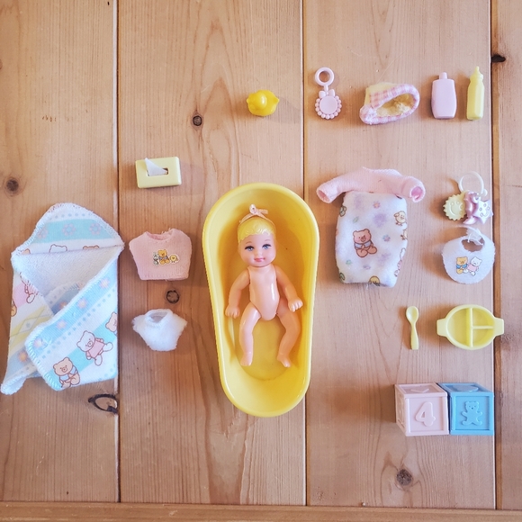Vintage 2000 Mattel Krissy Scrub a dub dub set